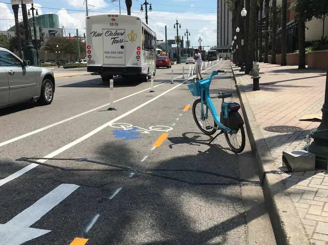 Rápido de instalar, el contador temporal de bicicletas Easy-ZELT permite realizar encuestas puntuales.