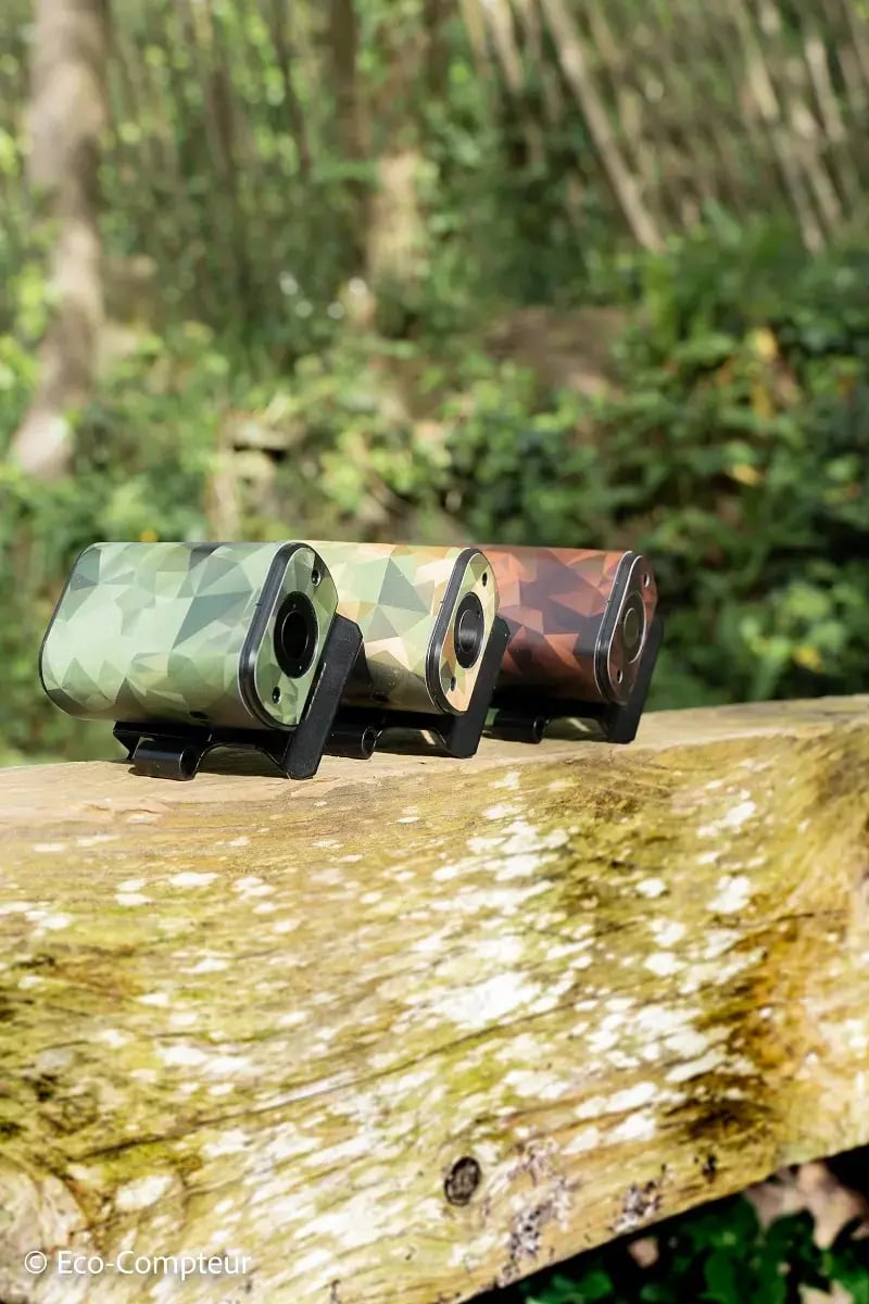 Las tres carcasas suministradas con el producto permiten integrarlo en el paisaje.
